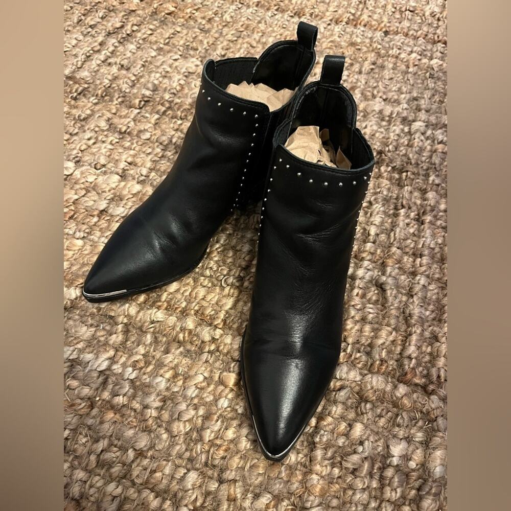 Marc Fisher Yommi Black Leather Studded Chelsea Ankle Boots Women’s 7.5 Moto